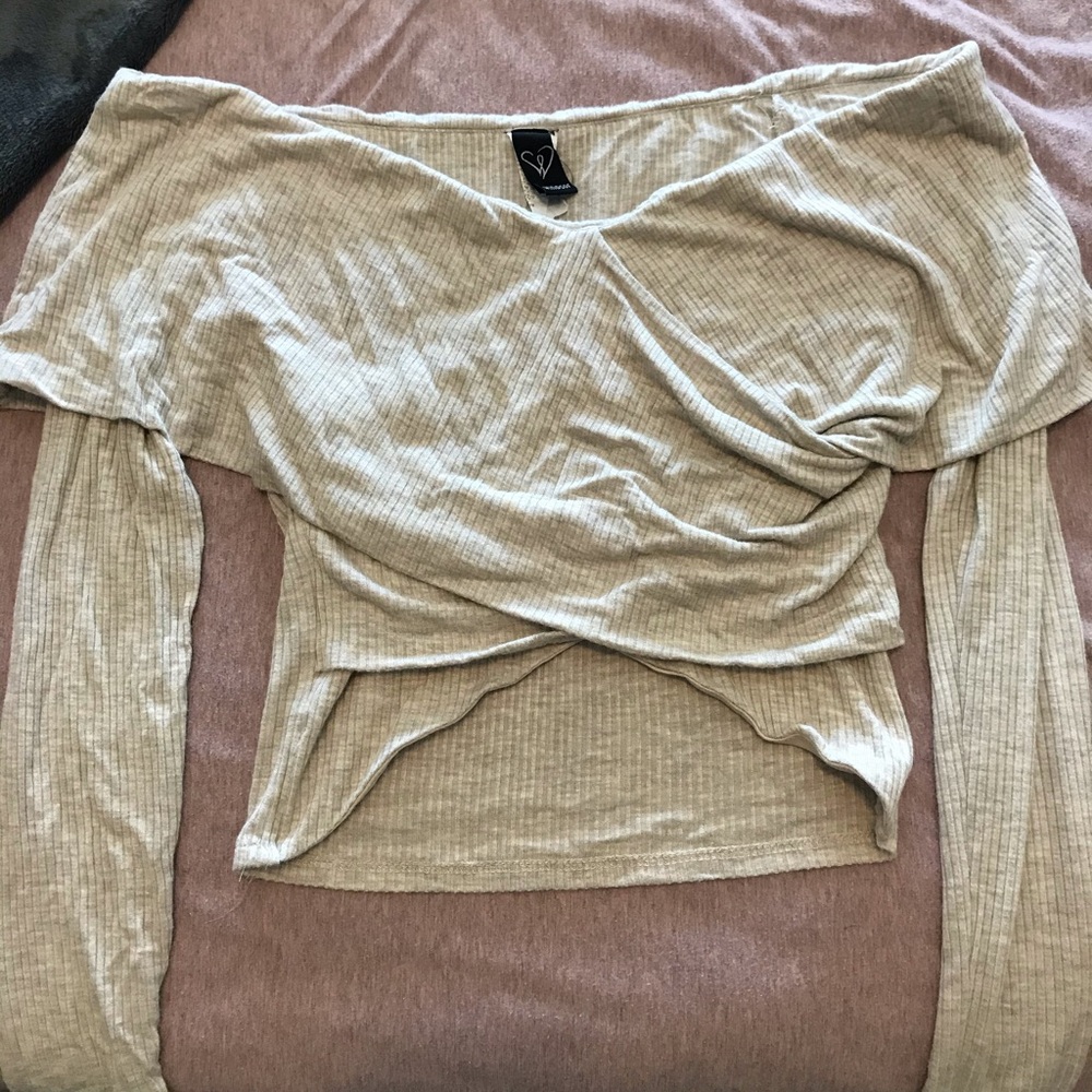 Long sleeve crop top
